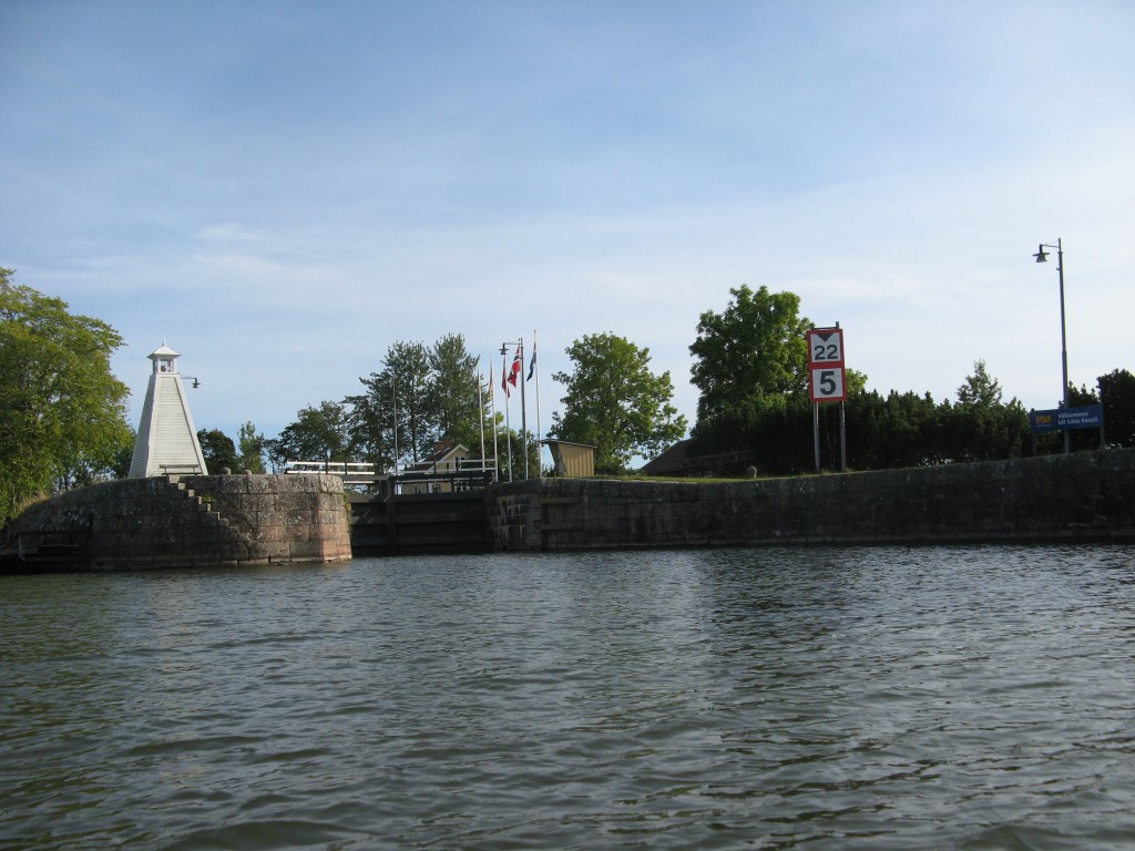 Beginn des Göta-Kanals - die erste Schleuse in Sjötorp