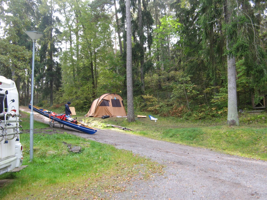 Abbau und Packen am Campingplatz in Stockholm